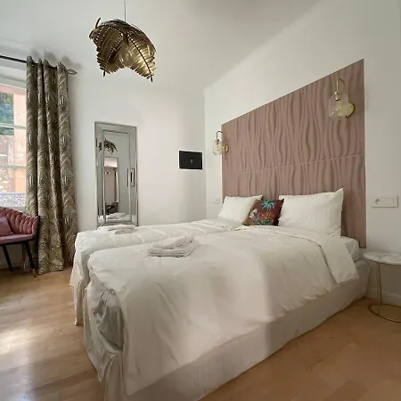 Newly Renovated 3-rooms In The Heart Of Old Cannes, Up To 6 Persons Apartment Cannes